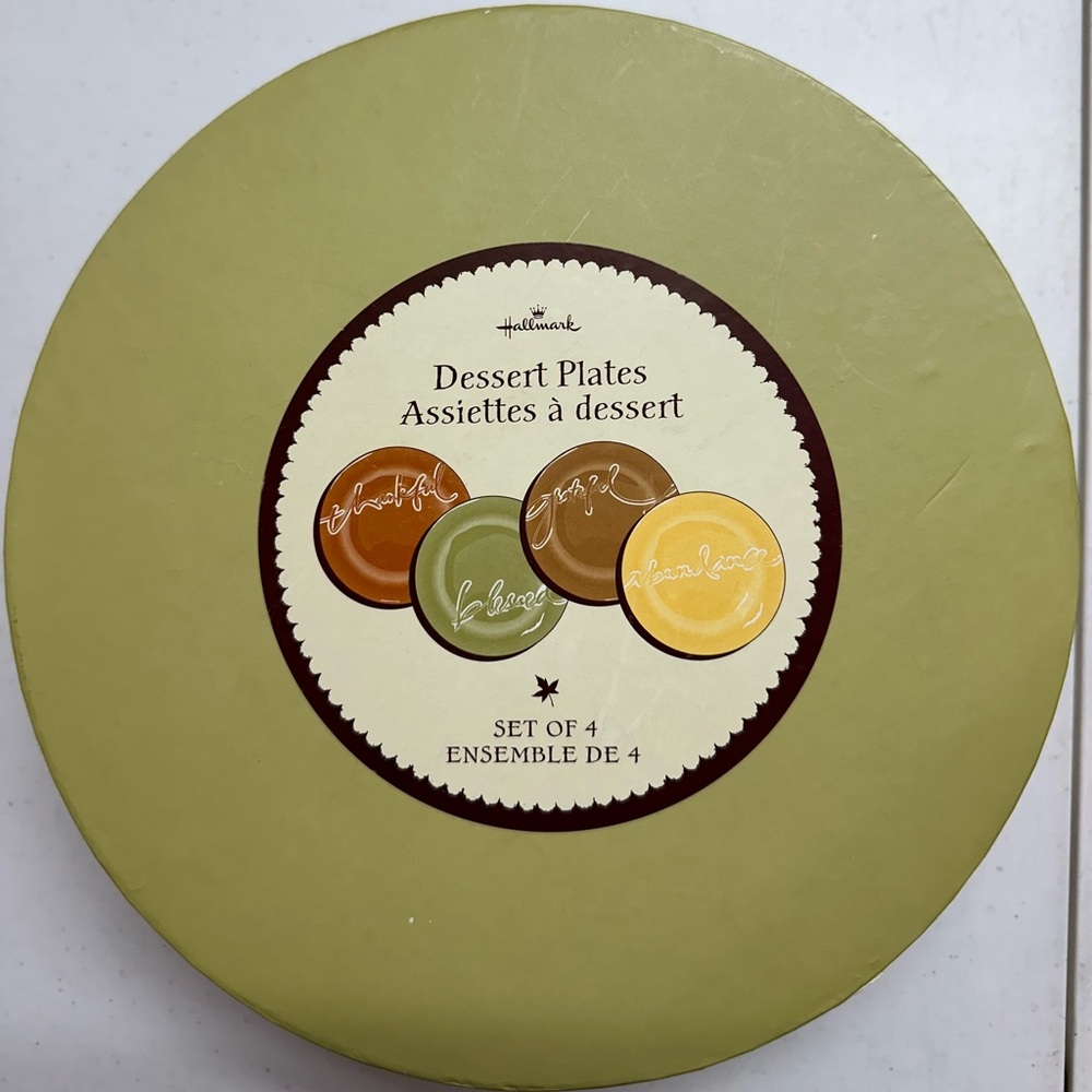 Hallmark fall/Thanksgiving dessert plates. Set of 4.
